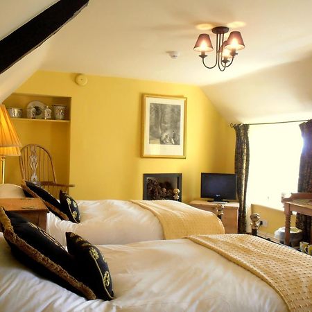 The Hunters Rest Inn Clutton Exteriör bild