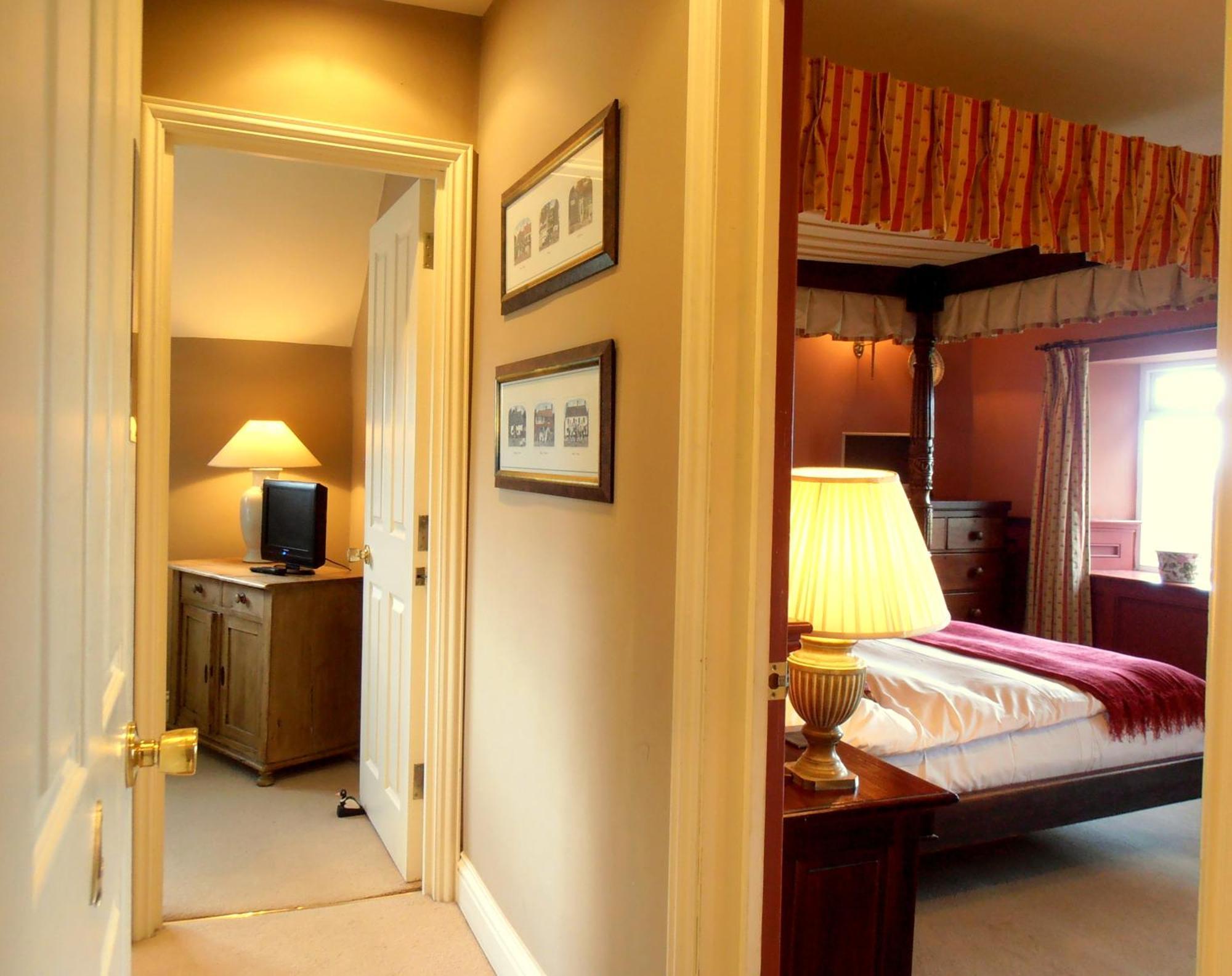 The Hunters Rest Inn Clutton Rum bild